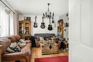 Lounge- click for photo gallery